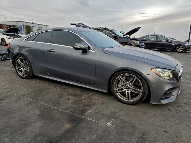 Фото 4 - MERCEDES-BENZ E-CLASS