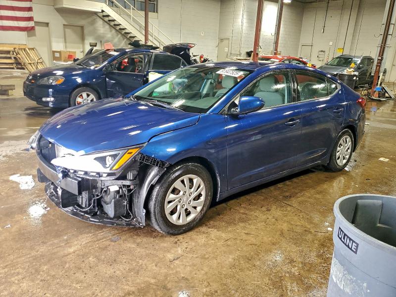 Фото 1 - HYUNDAI ELANTRA