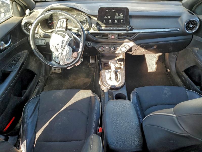 Фото 8 - KIA FORTE