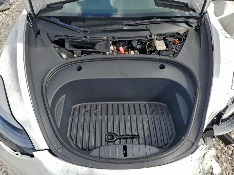 Фото 11 - TESLA MODEL 3