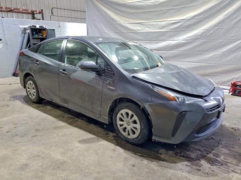 Фото 4 - TOYOTA PRIUS