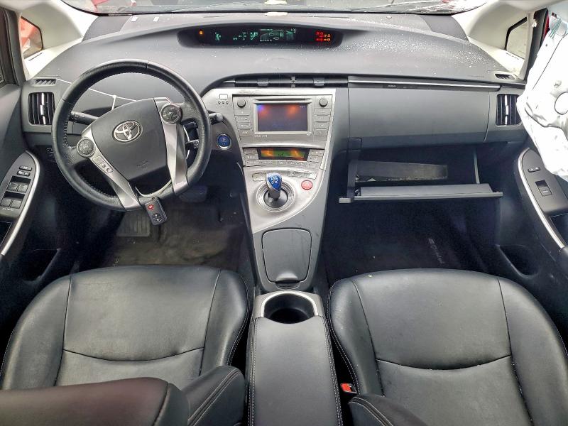 Фото 8 - TOYOTA PRIUS