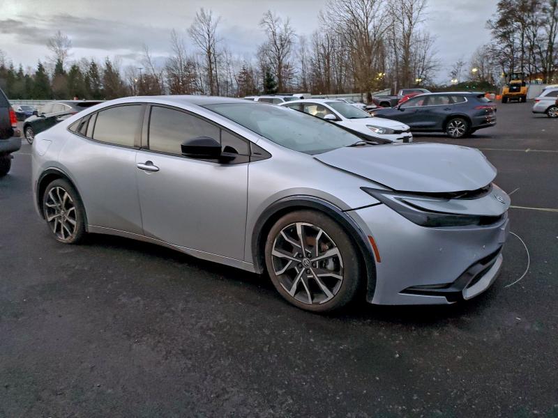 Фото 4 - TOYOTA PRIUS