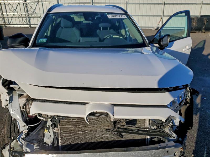 Фото 12 - TOYOTA RAV4