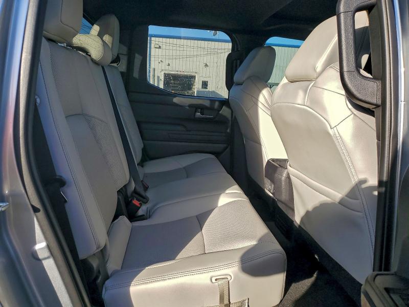 Фото 10 - TOYOTA TACOMA