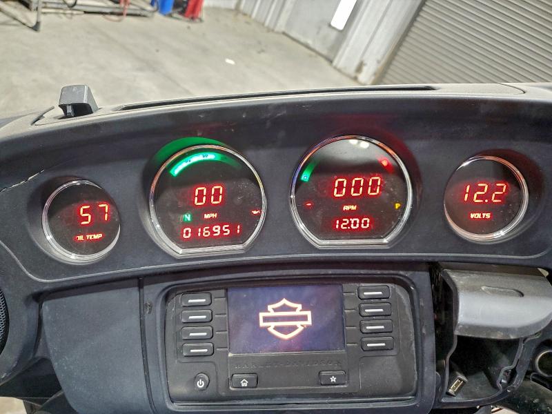 HARLEY-DAVIDSON FL 2014