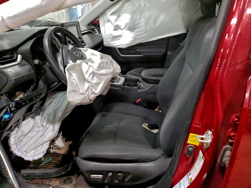 Фото 7 - TOYOTA RAV4