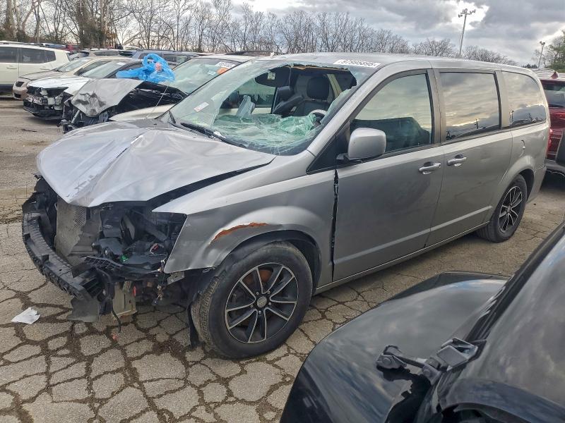 Фото 1 - DODGE CARAVAN