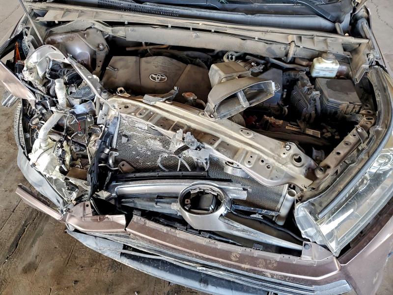 Фото 12 - TOYOTA HIGHLANDER