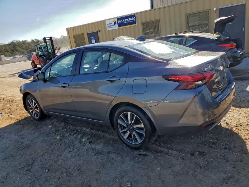 Фото 2 - NISSAN VERSA