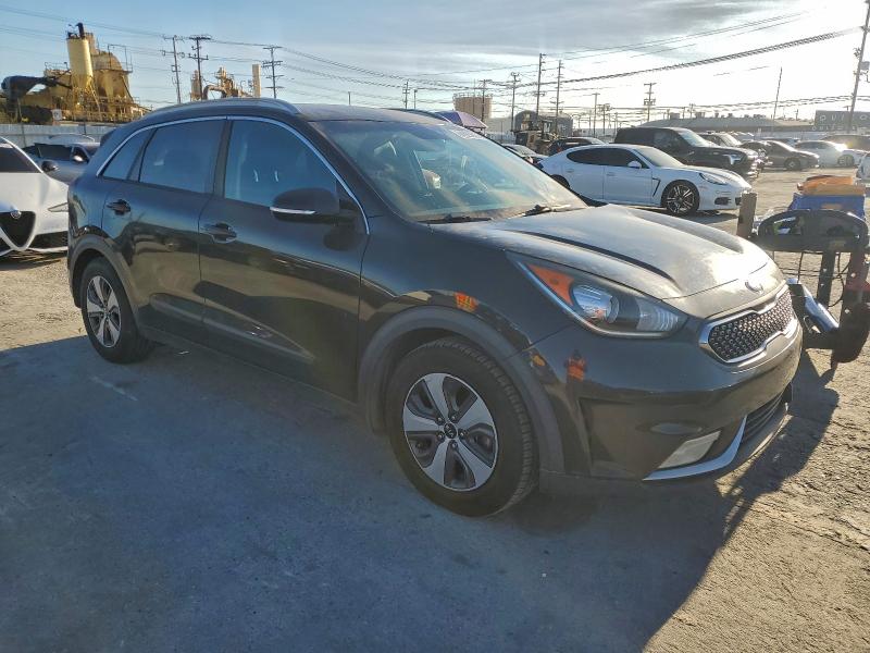 Фото 4 - KIA NIRO