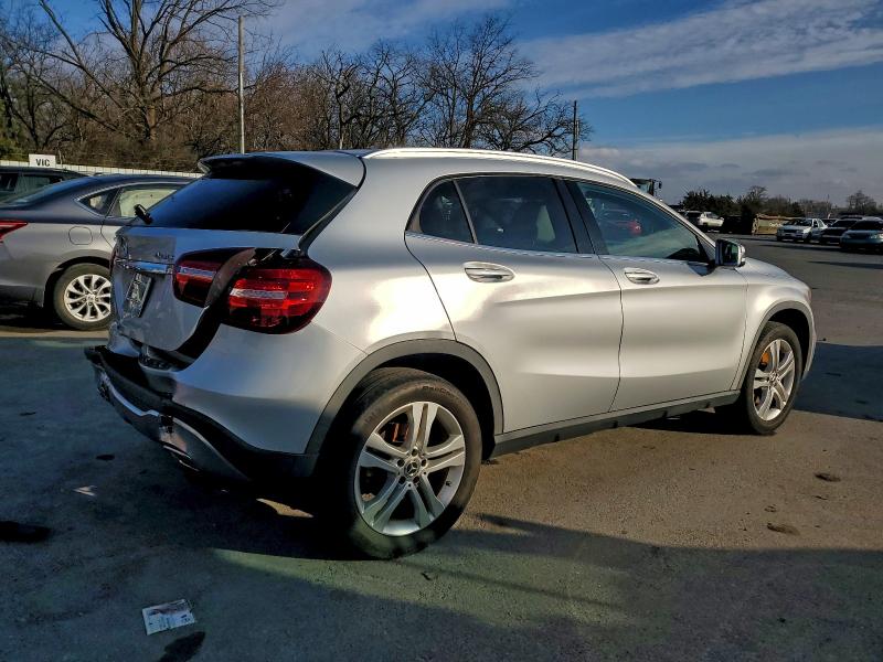 Фото 3 - MERCEDES-BENZ GLA-CLASS
