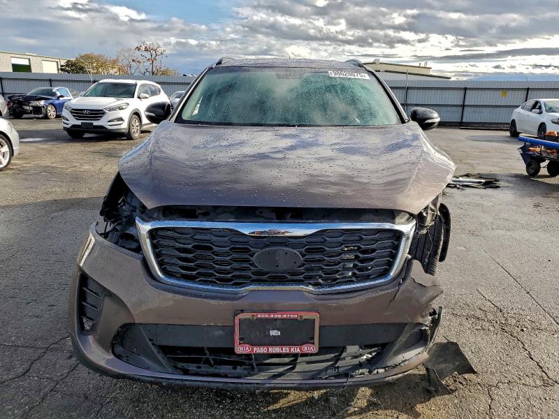 Фото 5 - KIA SORENTO