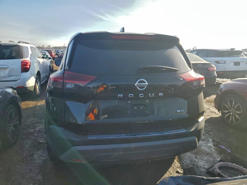 Фото 6 - NISSAN ROGUE