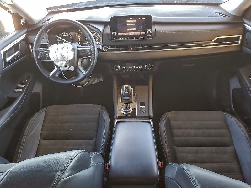 Фото 8 - MITSUBISHI OUTLANDER