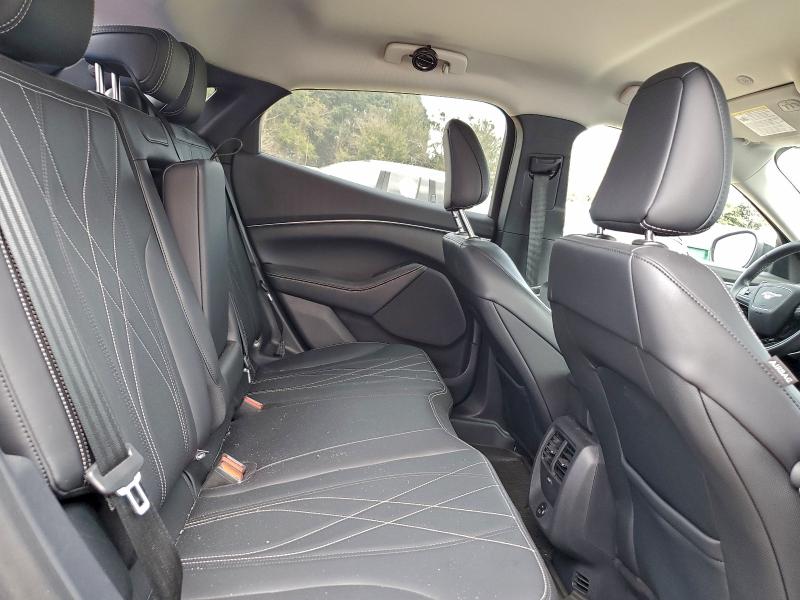 Фото 10 - FORD MUSTANG