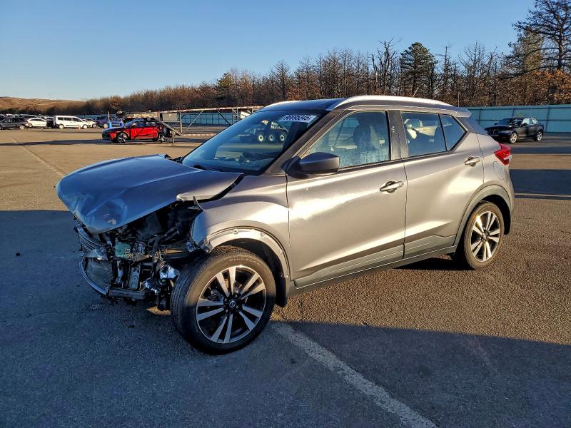Фото 1 - NISSAN KICKS