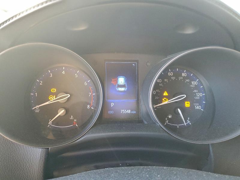 Фото 9 - TOYOTA C-HR