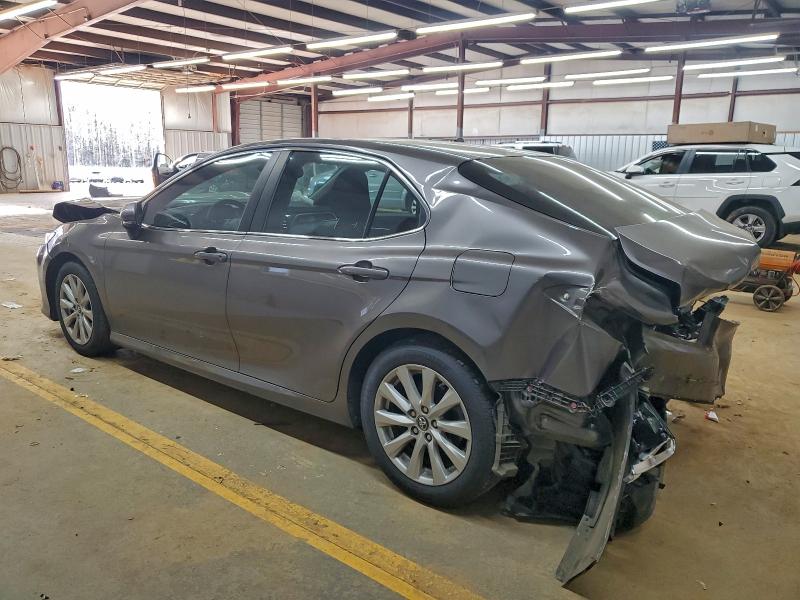 Фото 2 - TOYOTA CAMRY