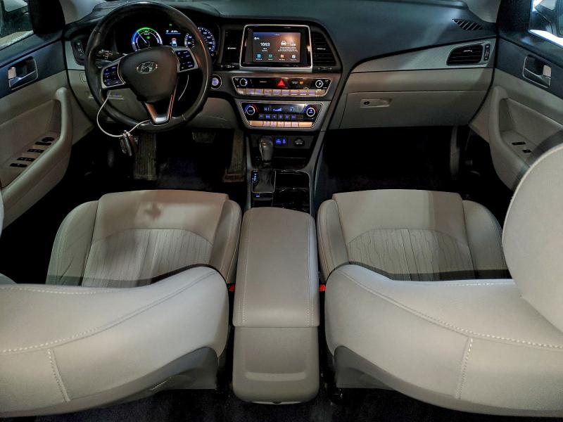 Фото 8 - HYUNDAI SONATA