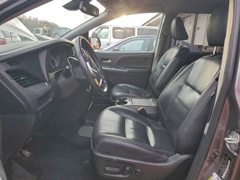 Фото 7 - TOYOTA SIENNA