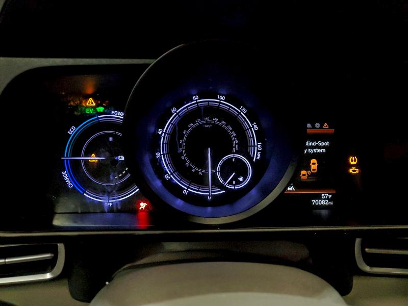 Фото 9 - HYUNDAI ELANTRA