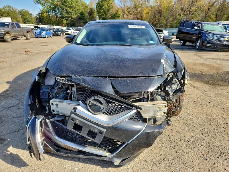 Фото 5 - NISSAN MAXIMA