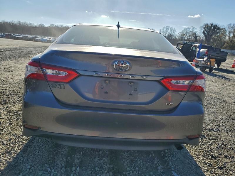 Фото 6 - TOYOTA CAMRY