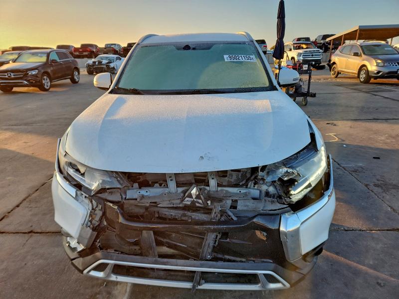 Фото 5 - MITSUBISHI OUTLANDER