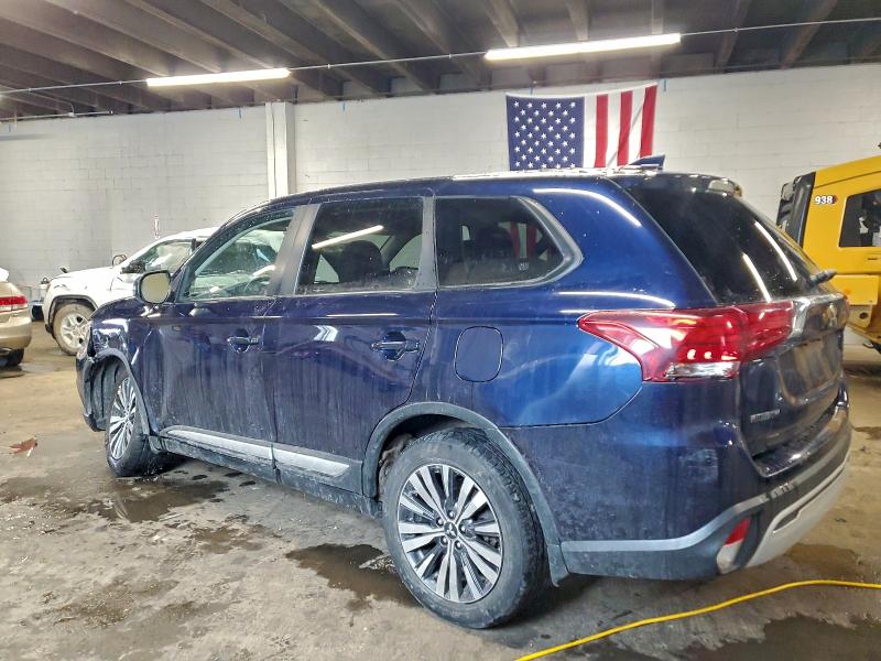 Фото 2 - MITSUBISHI OUTLANDER