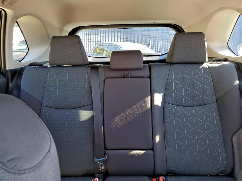 Фото 10 - TOYOTA RAV4