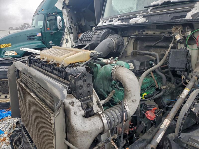 VOLVO VN 2015 VIN 4V4NC9EH6FN916858