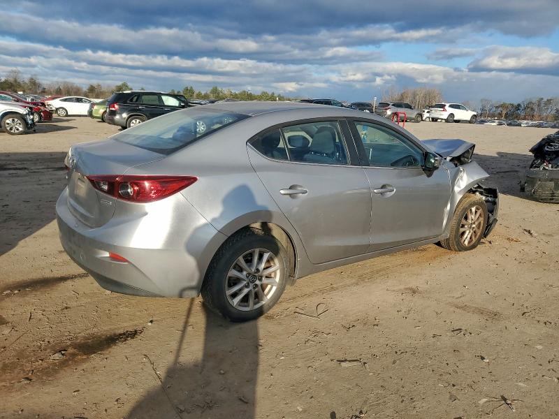 Фото 3 - MAZDA 3