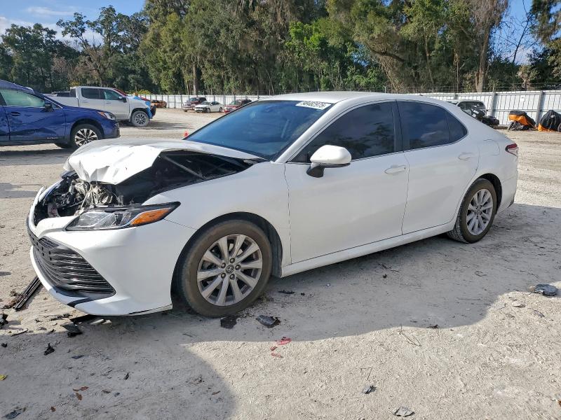 Фото 1 - TOYOTA CAMRY