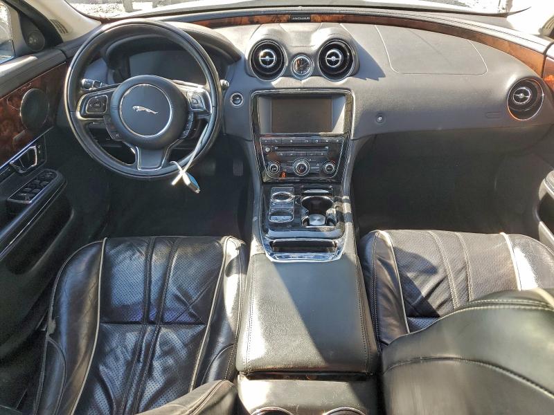 JAGUAR XJ 2016 VIN SAJWA1C74G8V96443