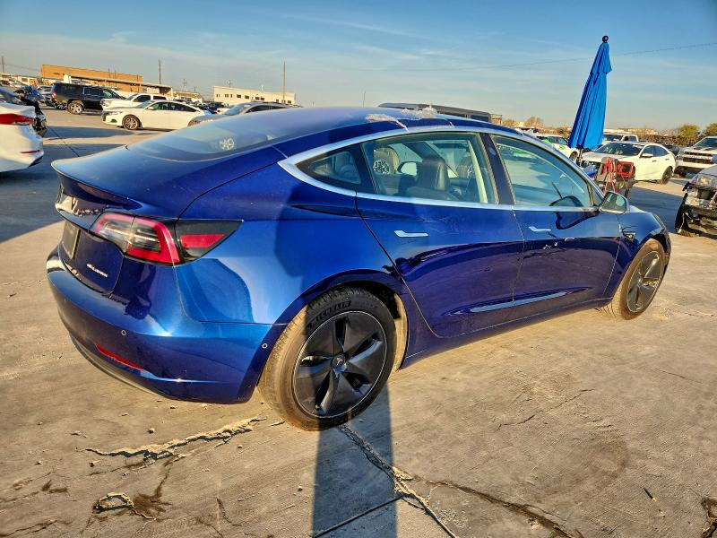 Фото 3 - TESLA MODEL 3