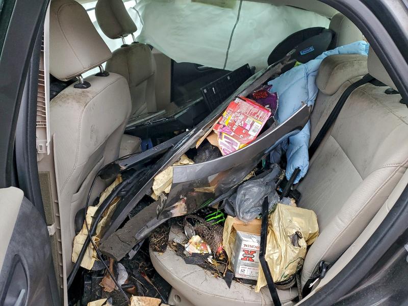 Фото 10 - FORD FOCUS