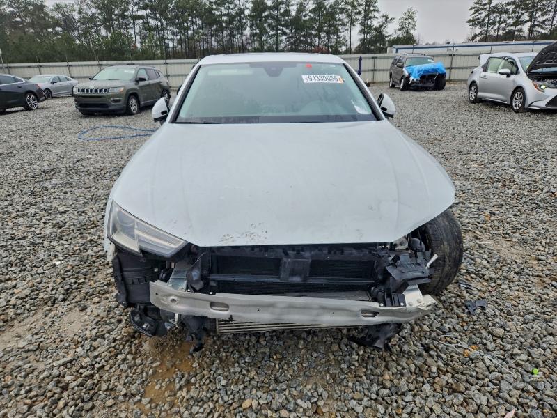 Фото 5 - AUDI A4