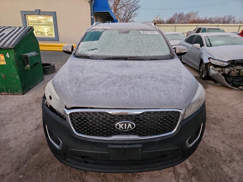 Фото 5 - KIA SORENTO