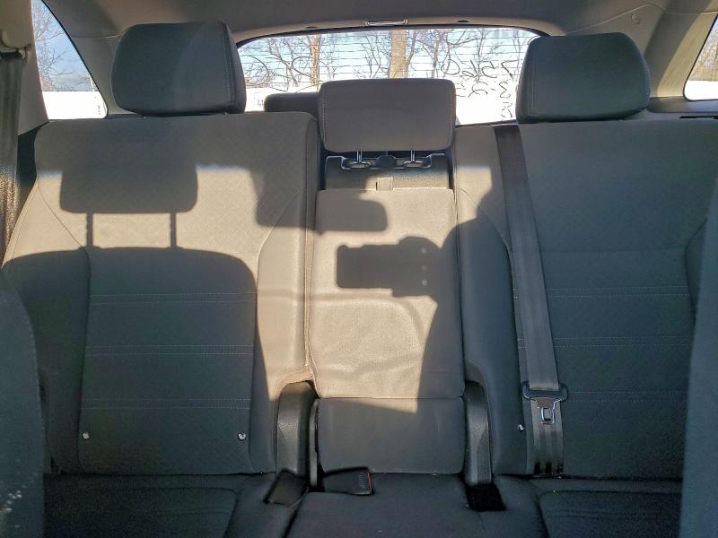 Фото 10 - KIA SORENTO