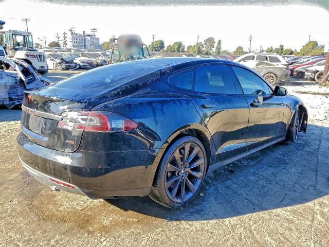 Фото 3 - TESLA MODEL S