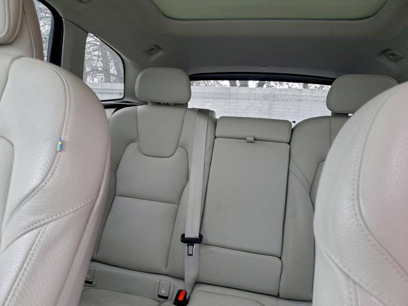 VOLVO XC60 B5 MO 2022 VIN YV4L12RK1N1039558