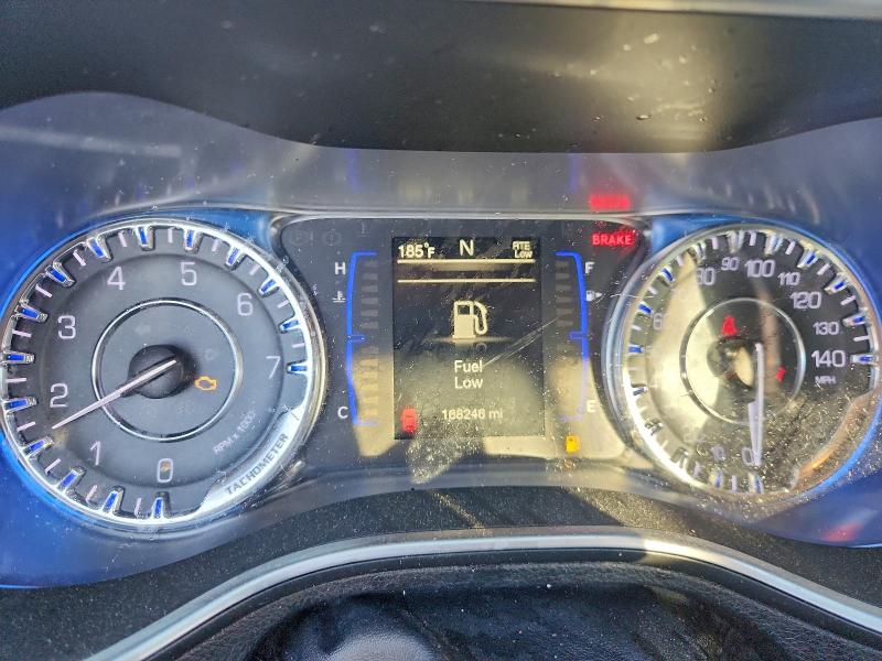 Фото 9 - CHRYSLER 200