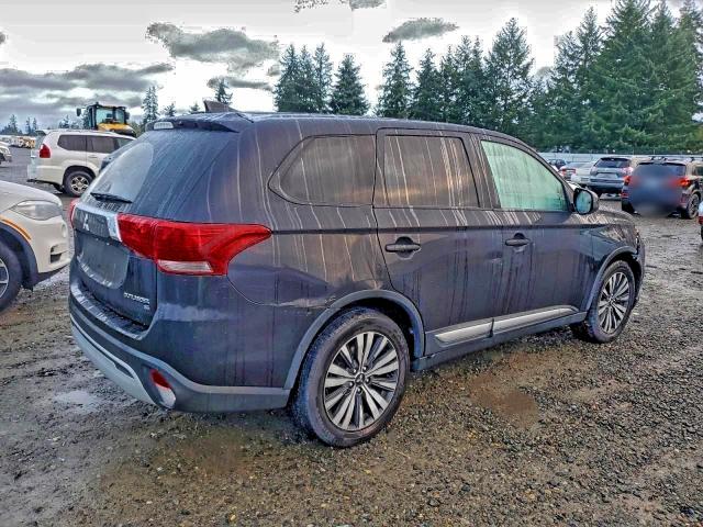 Фото 3 - MITSUBISHI OUTLANDER