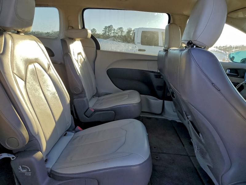 CHRYSLER PACIFICA 2017 VIN 2C4RC1BG9HR527082