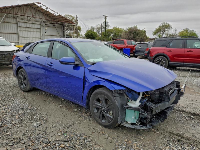 Фото 4 - HYUNDAI ELANTRA