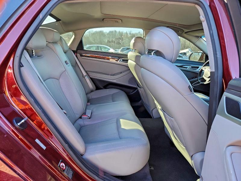 Фото 10 - HYUNDAI GENESIS