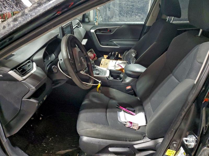 Фото 7 - TOYOTA RAV4