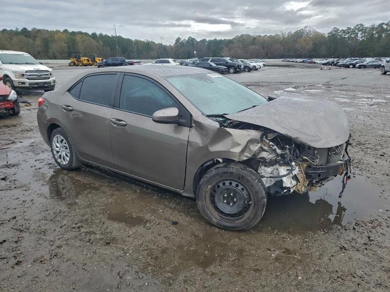 Фото 4 - TOYOTA COROLLA