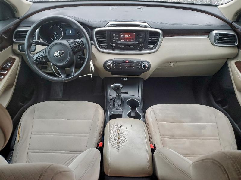 Фото 8 - KIA SORENTO